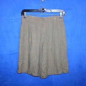 Liz Sport Plaid Pleated Shorts Brown Petite 6